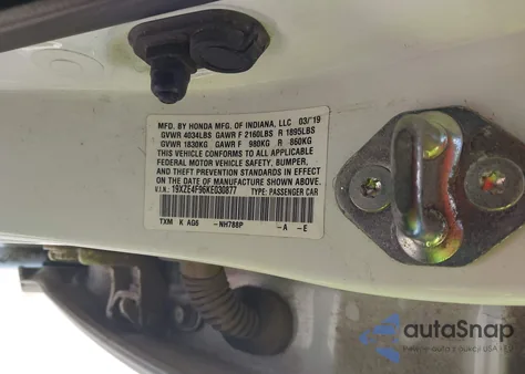 2019 Honda Insight Touring z USA, uszkodzony, nr VIN 19XZE4F96KE030877